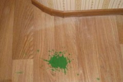 Patience and work will grind everything, or how to wash brilliant green from linoleum at home