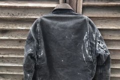 Façons et méthodes d'élimination de la peinture d'une veste sur du cuir, de la Bologne et d'autres tissus