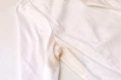 Receptes provades i maneres d’eliminar les taques grogues d’una camisa blanca