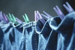 Original and effective ways to dry jeans quickly and correctly after washing