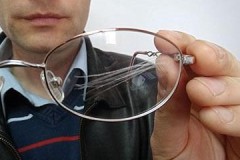 Little tricks on how to remove scratches from glasses at home