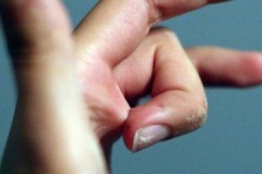 Safe and effective ways to remove super glue from your hands