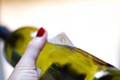 7 formes d’eliminar l’adhesiu de les etiquetes de les ampolles