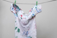 How to quickly and effectively remove watercolor paint from clothing?