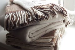Rules and tips on how to wash a blanket to keep it soft and fluffy