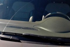 Des moyens éprouvés pour éliminer les rayures de la vitre de la voiture sans la remplacer