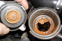 Conseils de propriétaires de voitures expérimentés pour éliminer la rouille et le tartre du système de refroidissement du moteur
