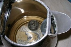 Effective ways to remove scale in a stainless steel kettle at home